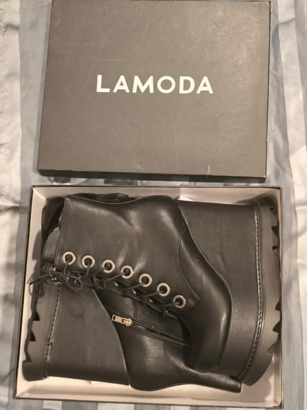 Lamoda black platform